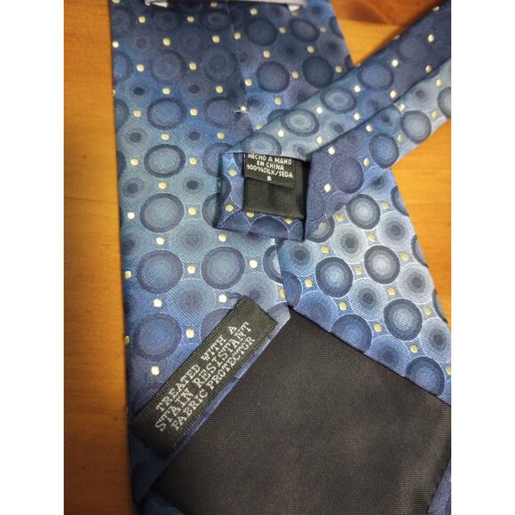 Geoffrey Beene 100% Silk Men's Neck Tie 58 inches - Picture 3 of 4